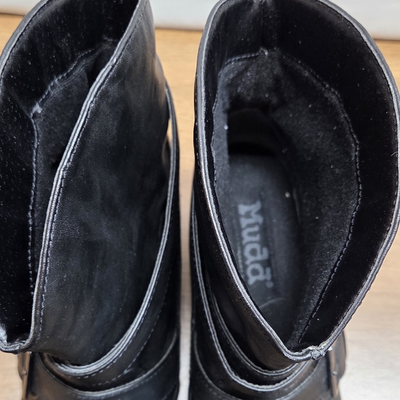 Black Top Ankle Buckle Strap Biker Boots Size 9 M - Picture 6 of 8